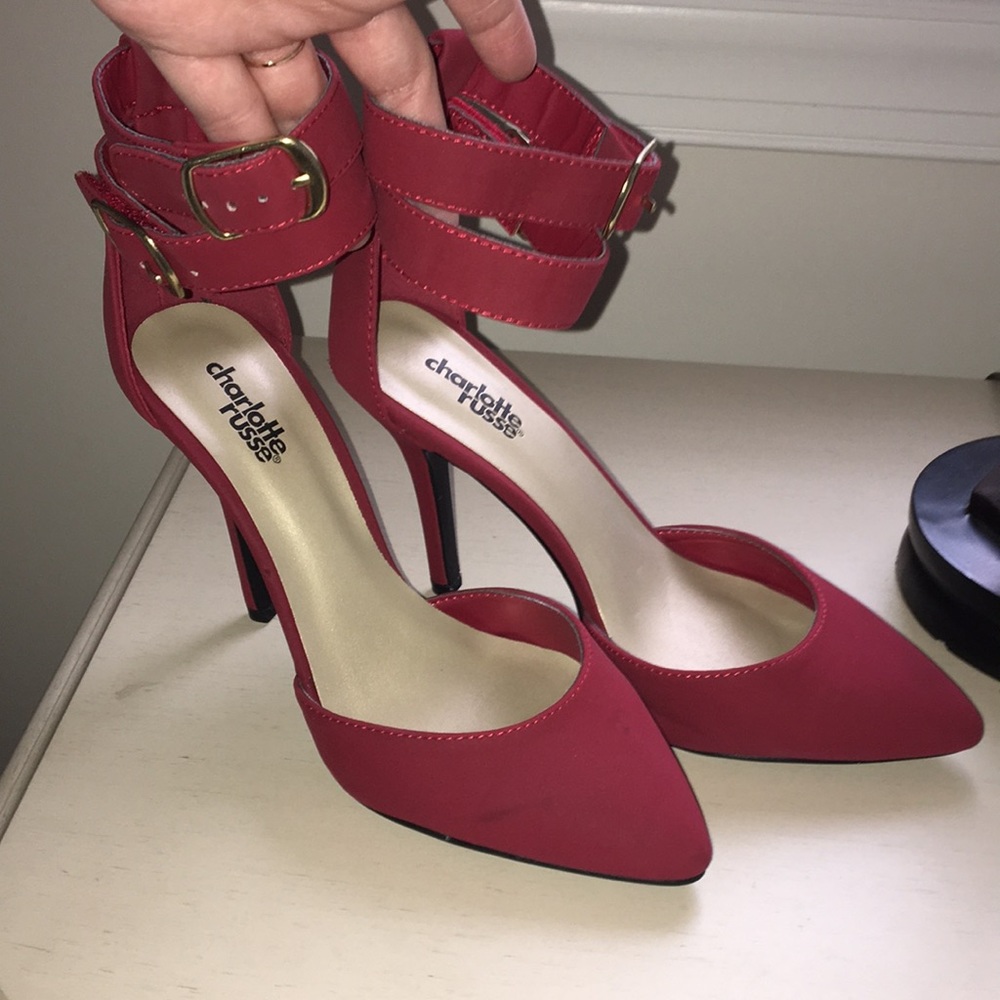 Pointed toe heels w/ankle straps & gold buckles